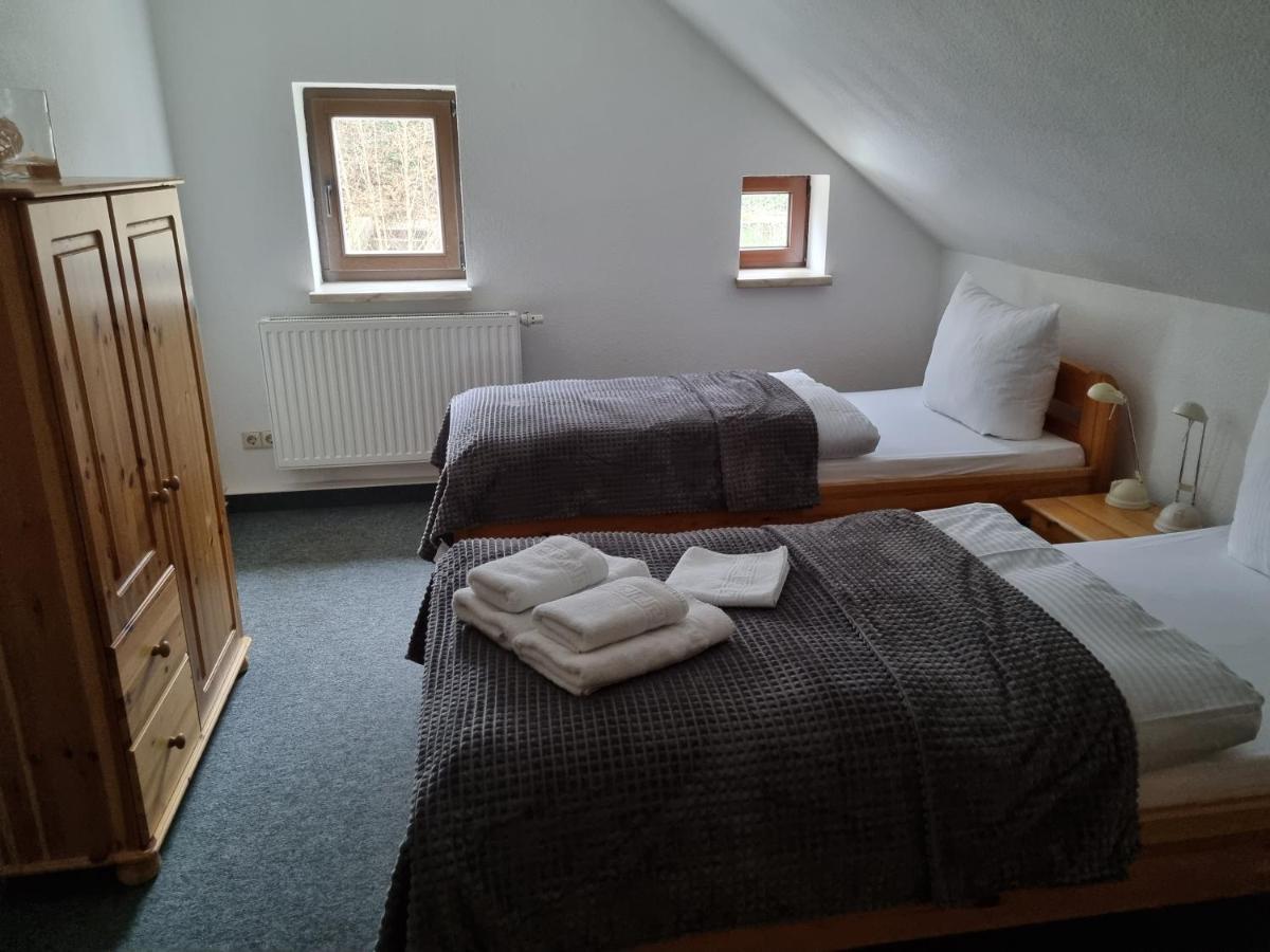 Hotel Kreuzbergbaude Beim Berzdorfer See Mit Wohlfuehl Sauna Markersdorf Extérieur photo