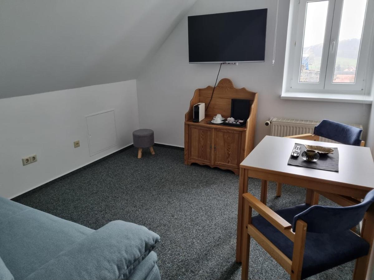 Hotel Kreuzbergbaude Beim Berzdorfer See Mit Wohlfuehl Sauna Markersdorf Extérieur photo